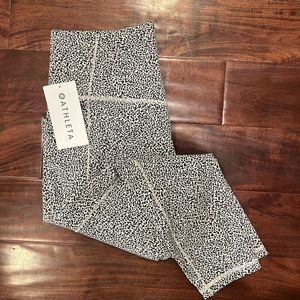 NWT Athleta Salutation Stash || Textured Tight